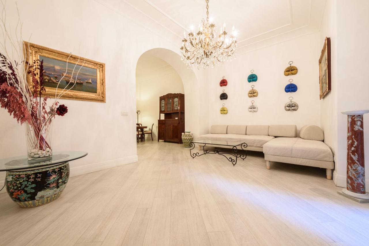 Palazzo Dello Spagnolo Suite Napoli Bagian luar foto