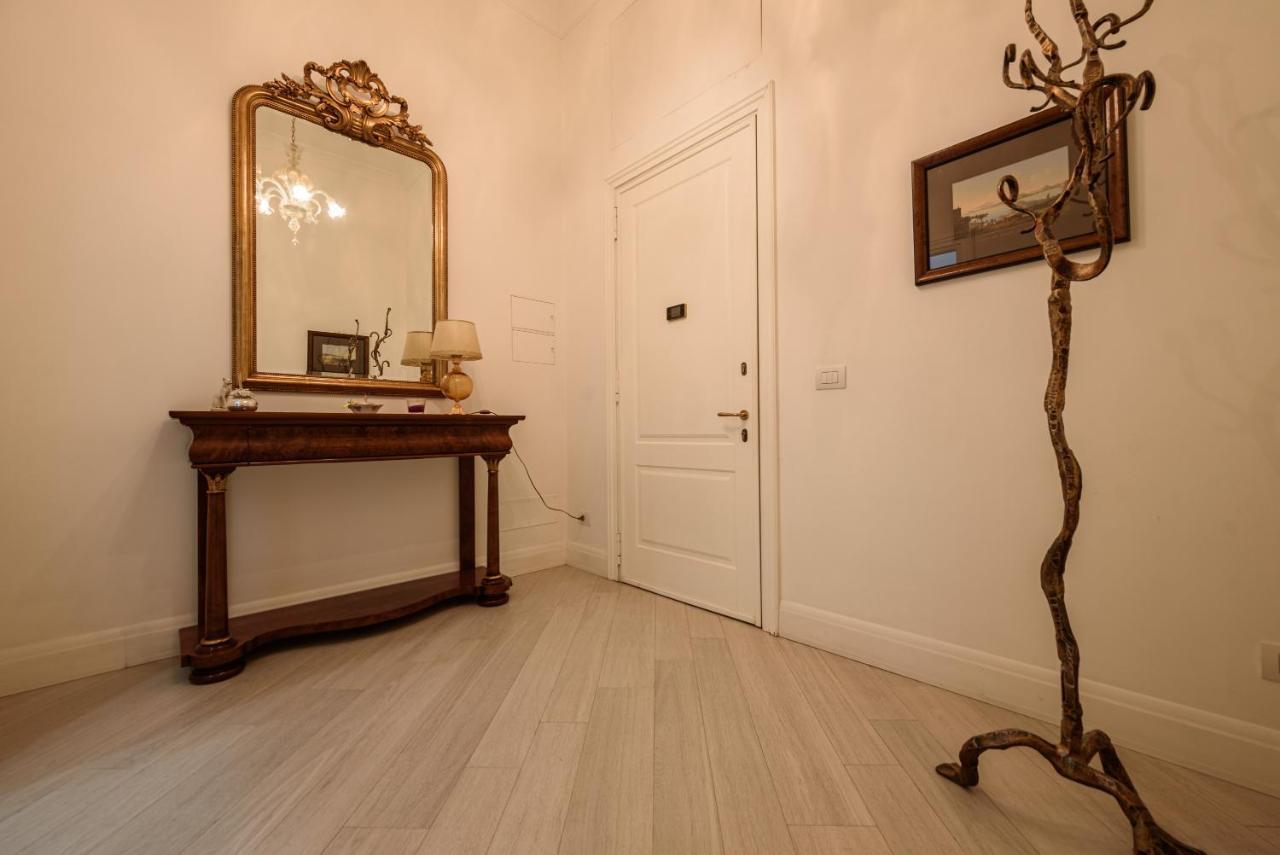 Palazzo Dello Spagnolo Suite Napoli Bagian luar foto