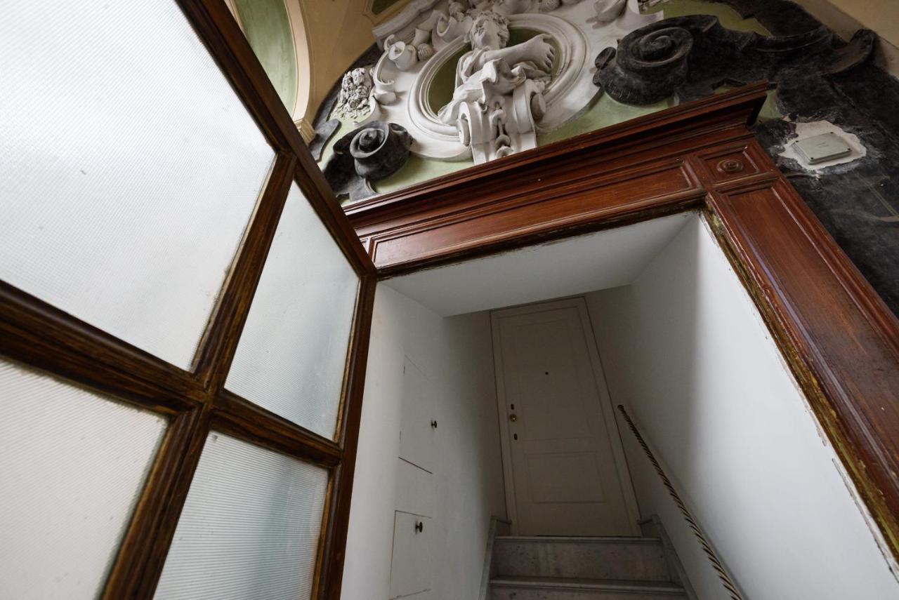 Palazzo Dello Spagnolo Suite Napoli Bagian luar foto