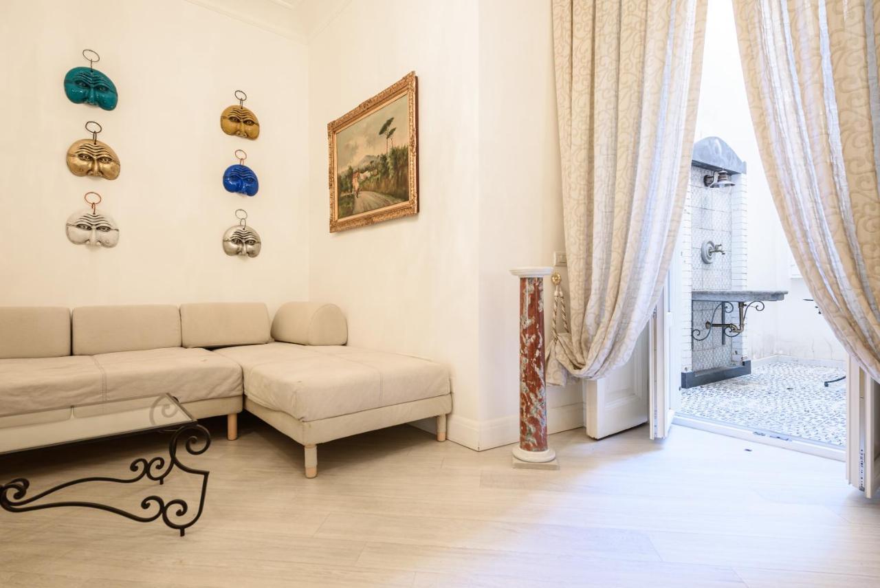 Palazzo Dello Spagnolo Suite Napoli Bagian luar foto